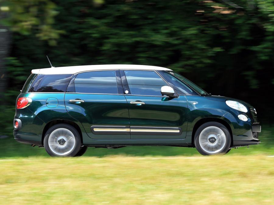  Fiat 500L Living 2013 года  (фото 23 из 34)